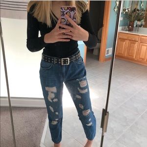 RIPPED BOYFRIEND JEANS